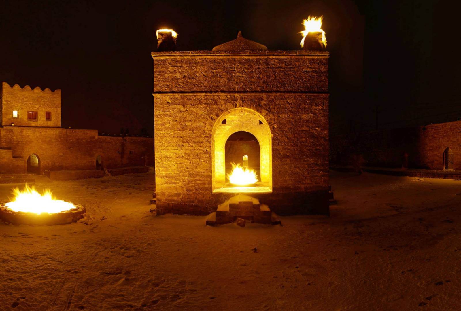 Explore the Sacred Ateshgah Fire Temple – A Unique Landmark in Baku