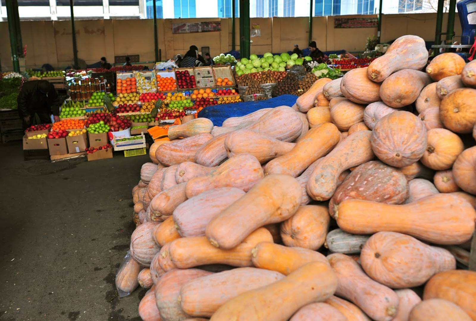 Explore Taza Bazar – A Historic and Vibrant Marketplace in Baku