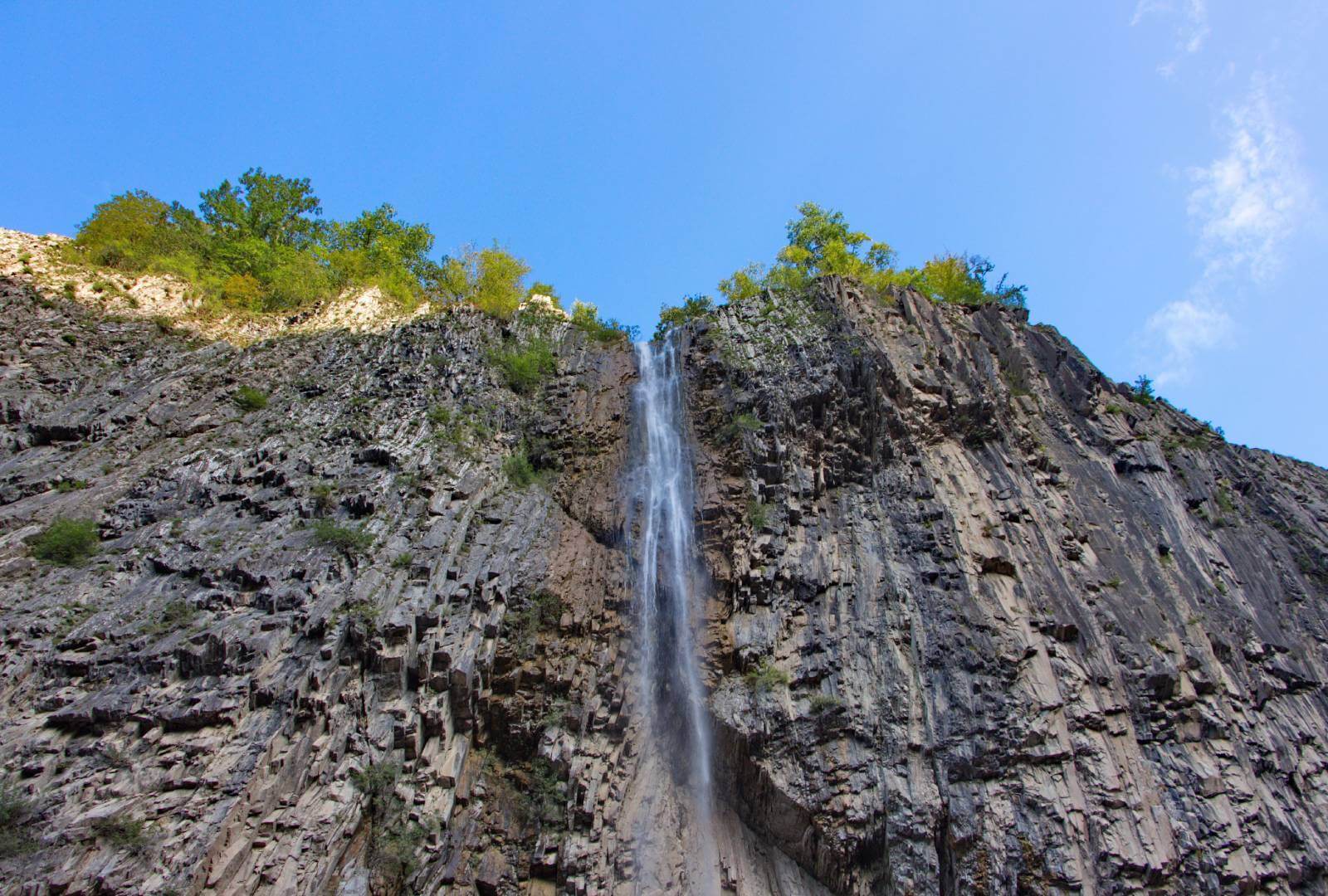 Discover Ilisu Waterfall in Qakh: A Mesmerizing Natural Wonder of Azerbaijan