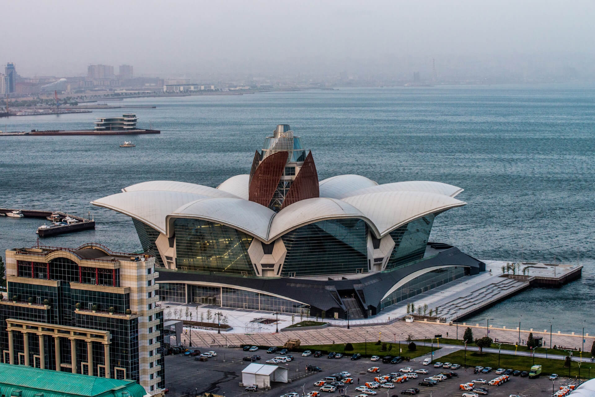 Explore Daniz Mall in Baku: Your Ultimate Shopping and Entertainment