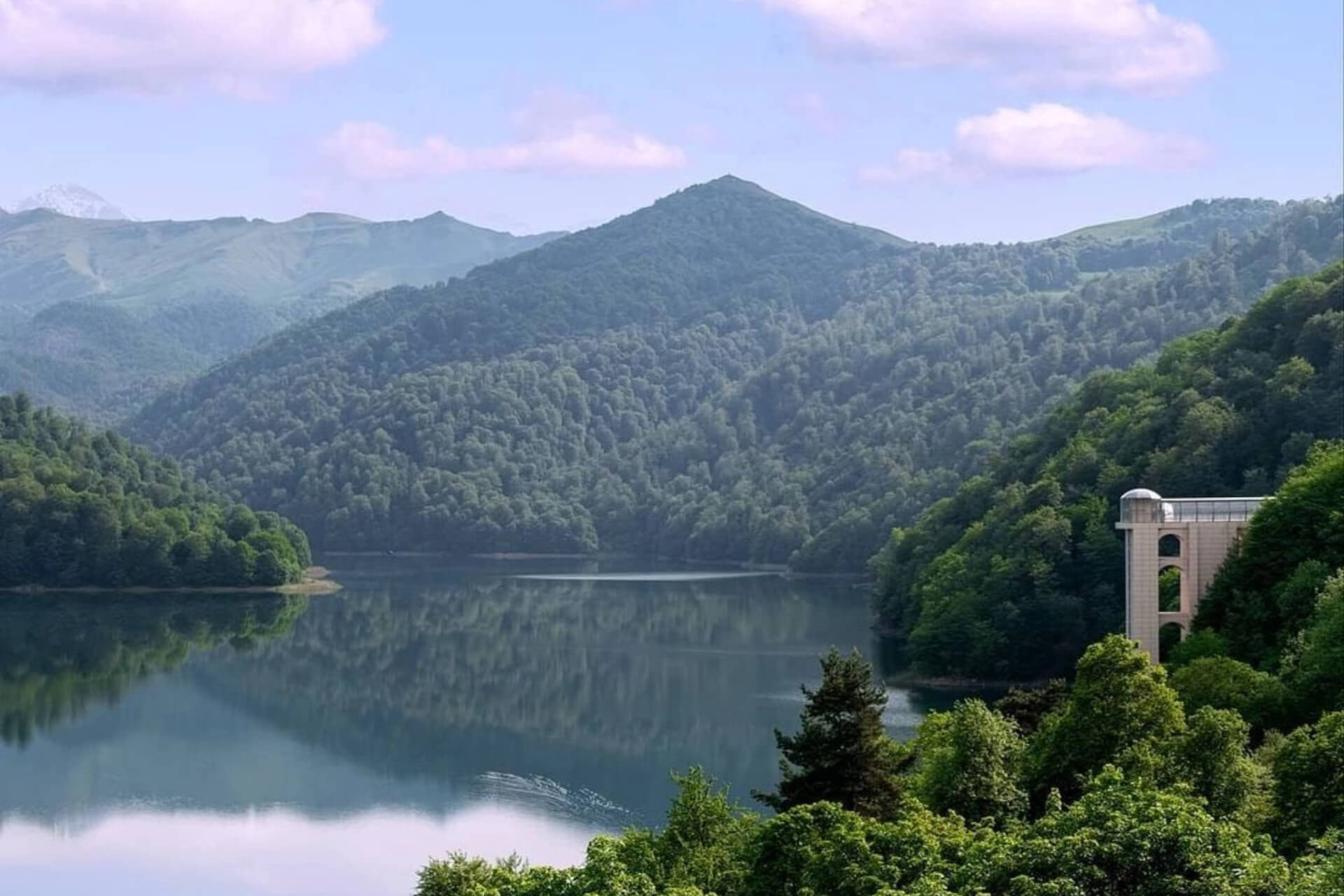 The Magic of Azerbaijan’s Lakes: Nature, Adventure, and Tranquility